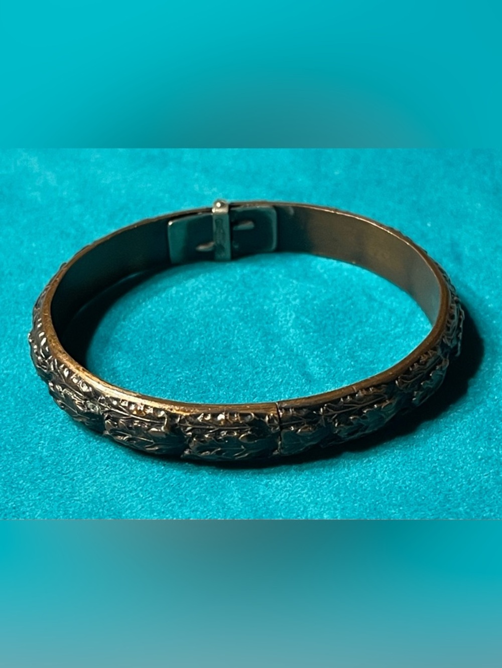COPPER ABSTRACT ETCHED LEAF HINGED BANGLE/ WHITING DAVIS CO/ SIGNED / 7 1/2”